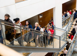 Immigration Officials Face Backlog of 445,000 People immigration-backlog